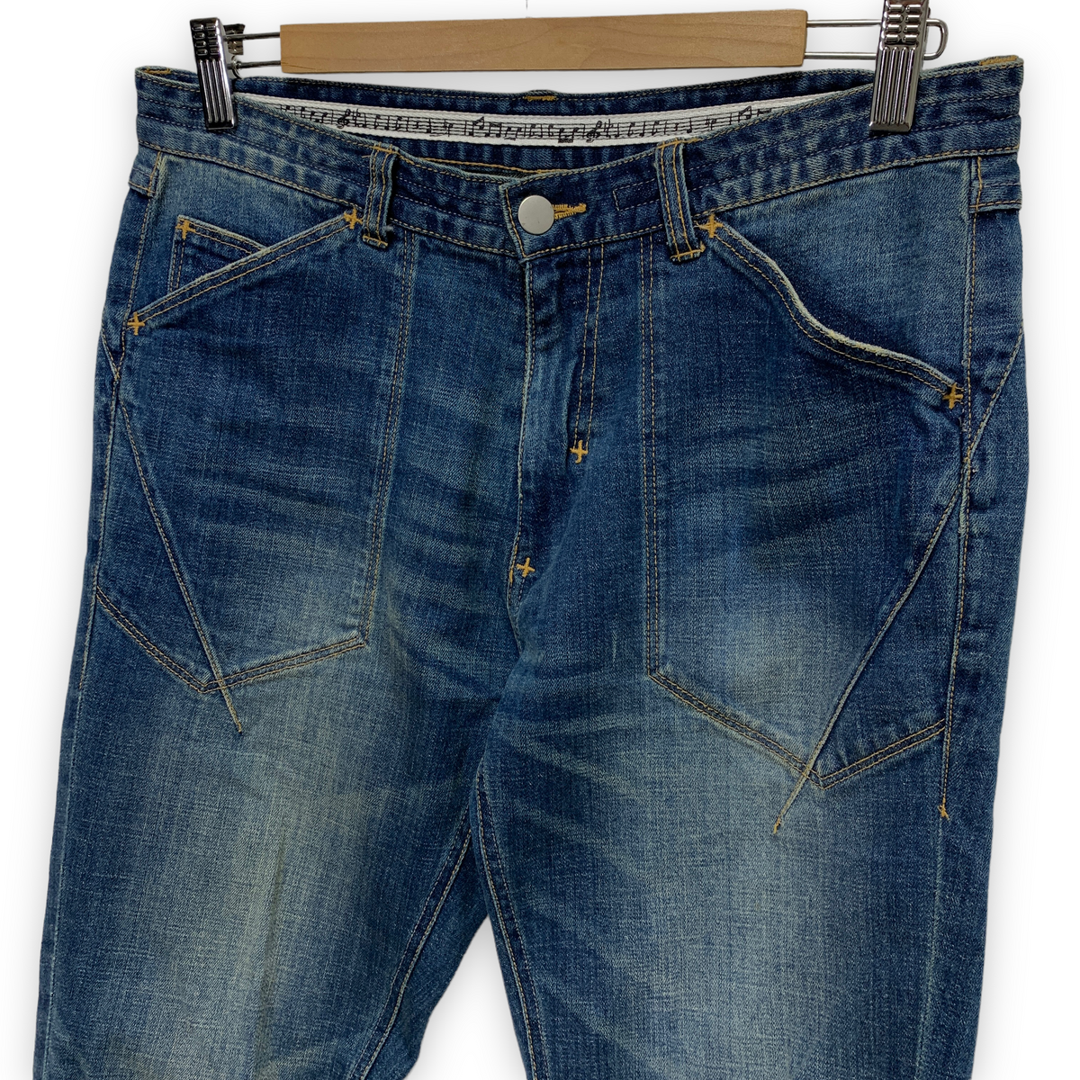 FA0069A7-85FE-4BA0-9DCF-