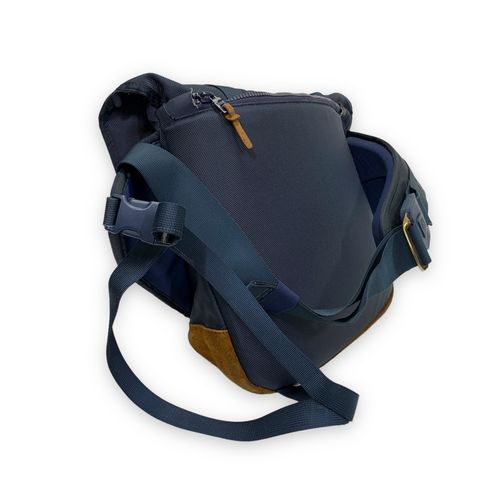 Visvim 18L E-Cat Ballistic Nylon Leather Messenger Bag Navy Visvim 18L E-Cat Ballistic Nylon Leather Messenger Bag Navy