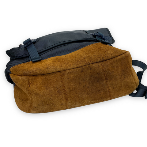 Visvim 18L E-Cat Ballistic Nylon Leather Messenger Bag Navy Visvim 18L E-Cat Ballistic Nylon Leather Messenger Bag Navy