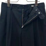 [3] AURALEE LIGHT WOOL MAX GABARDINE TWO-TUCK SLACKS BLACK